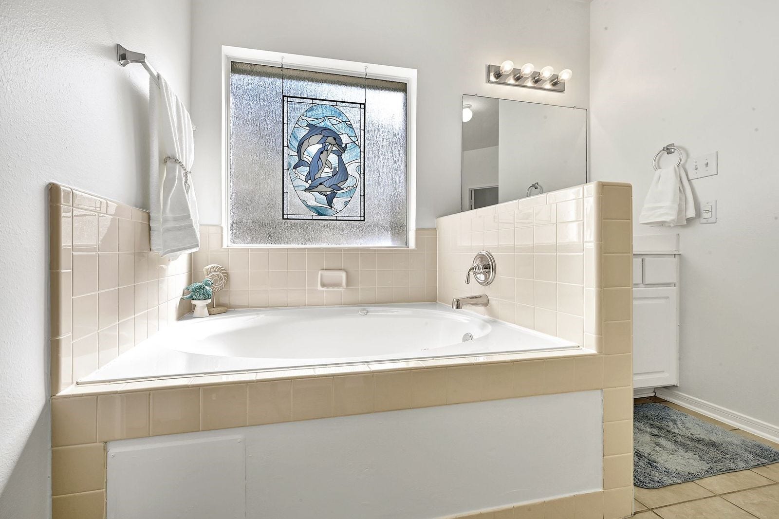 3422 Bay Breeze Drive, Seabrook, TX 77586 Primary en-siute with a seperate shower and tub