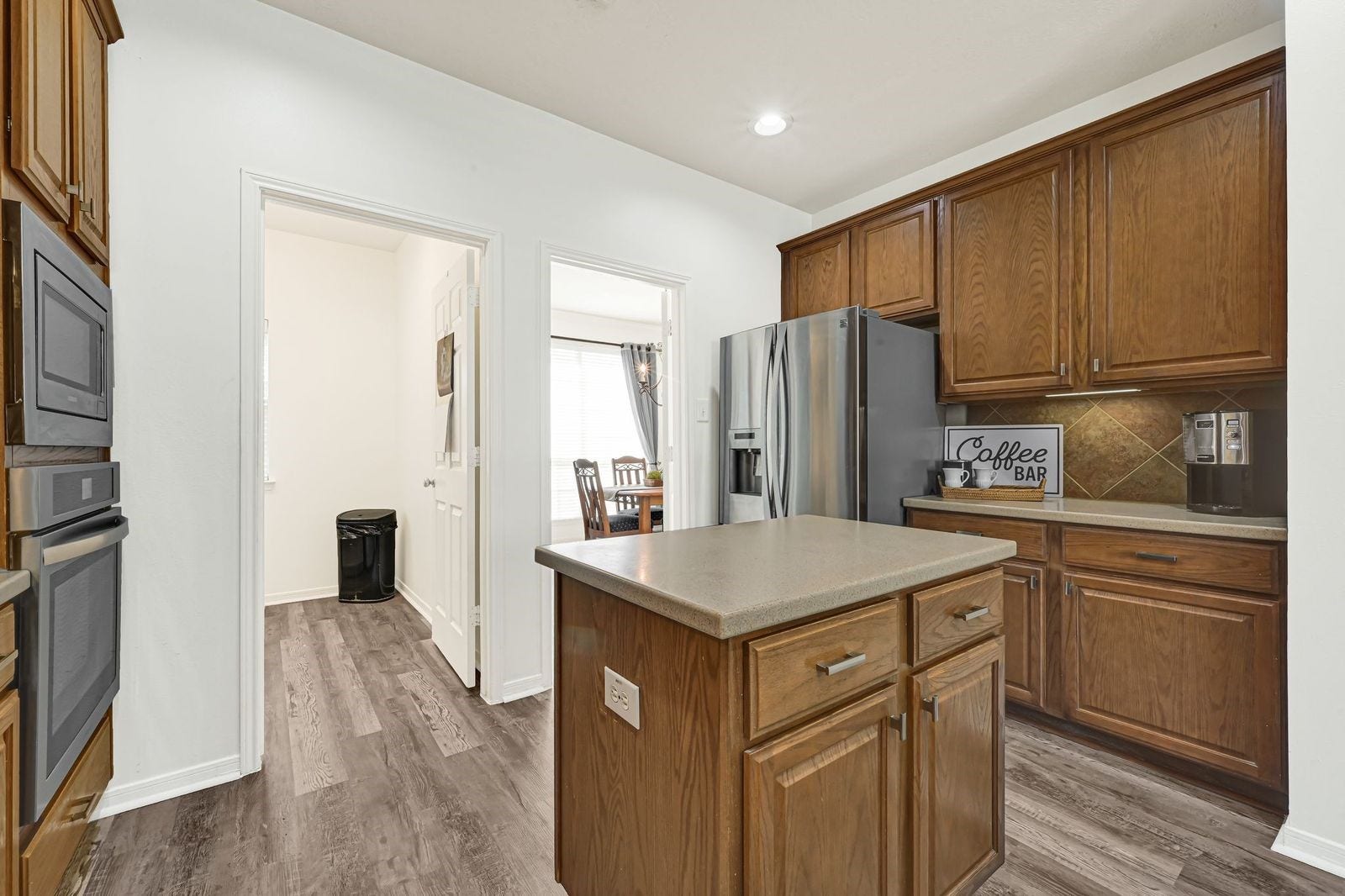 3422 Bay Breeze Drive, Seabrook, TX 77586 Kitchen with pantry and indoor laundry