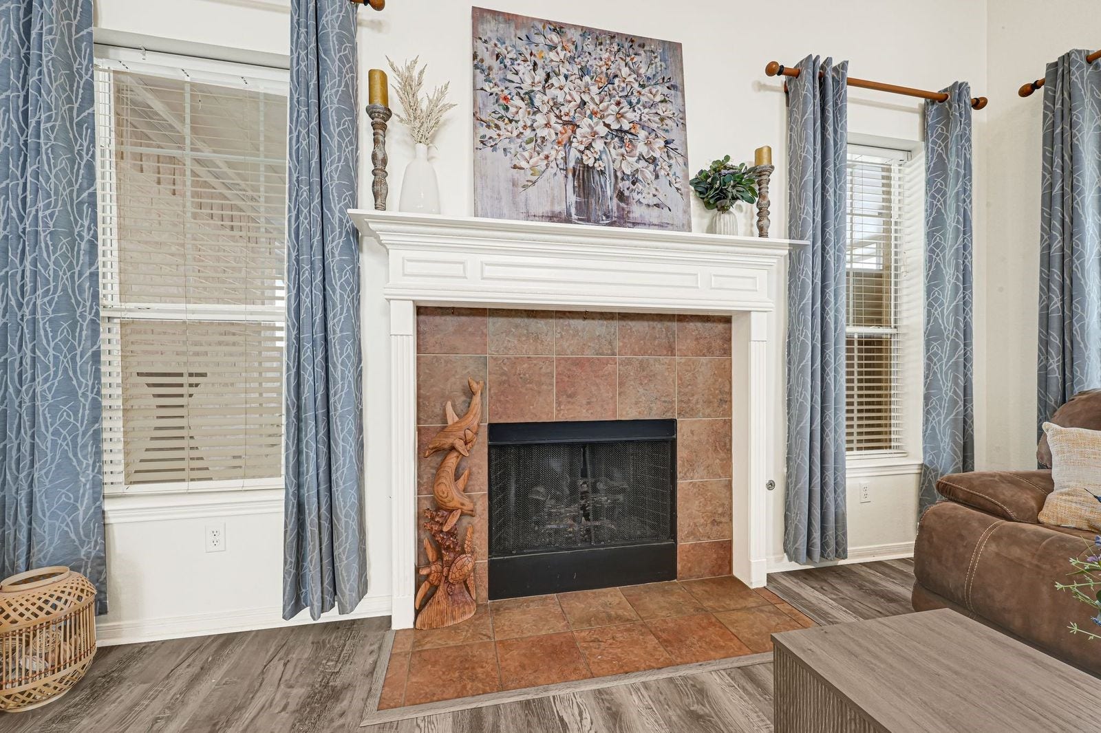 3422 Bay Breeze Drive, Seabrook, TX 77586 Gas log fireplace