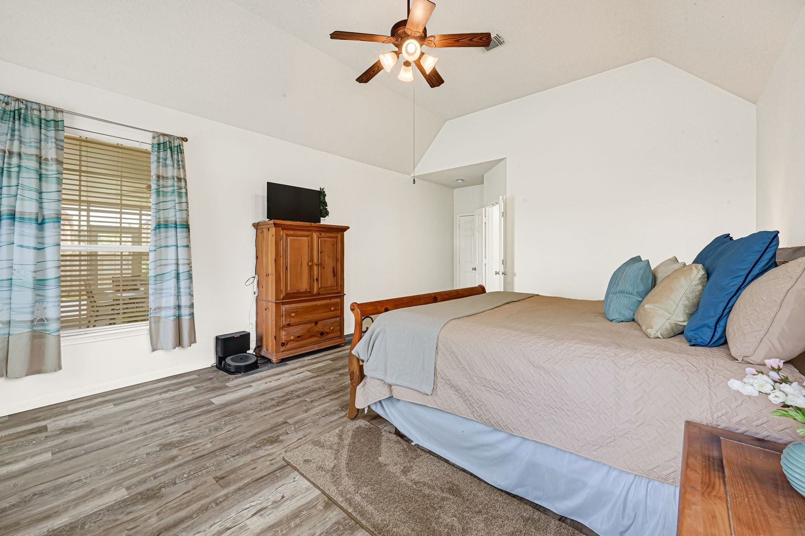3422 Bay Breeze Drive, Seabrook, TX 77586 Primary Suite