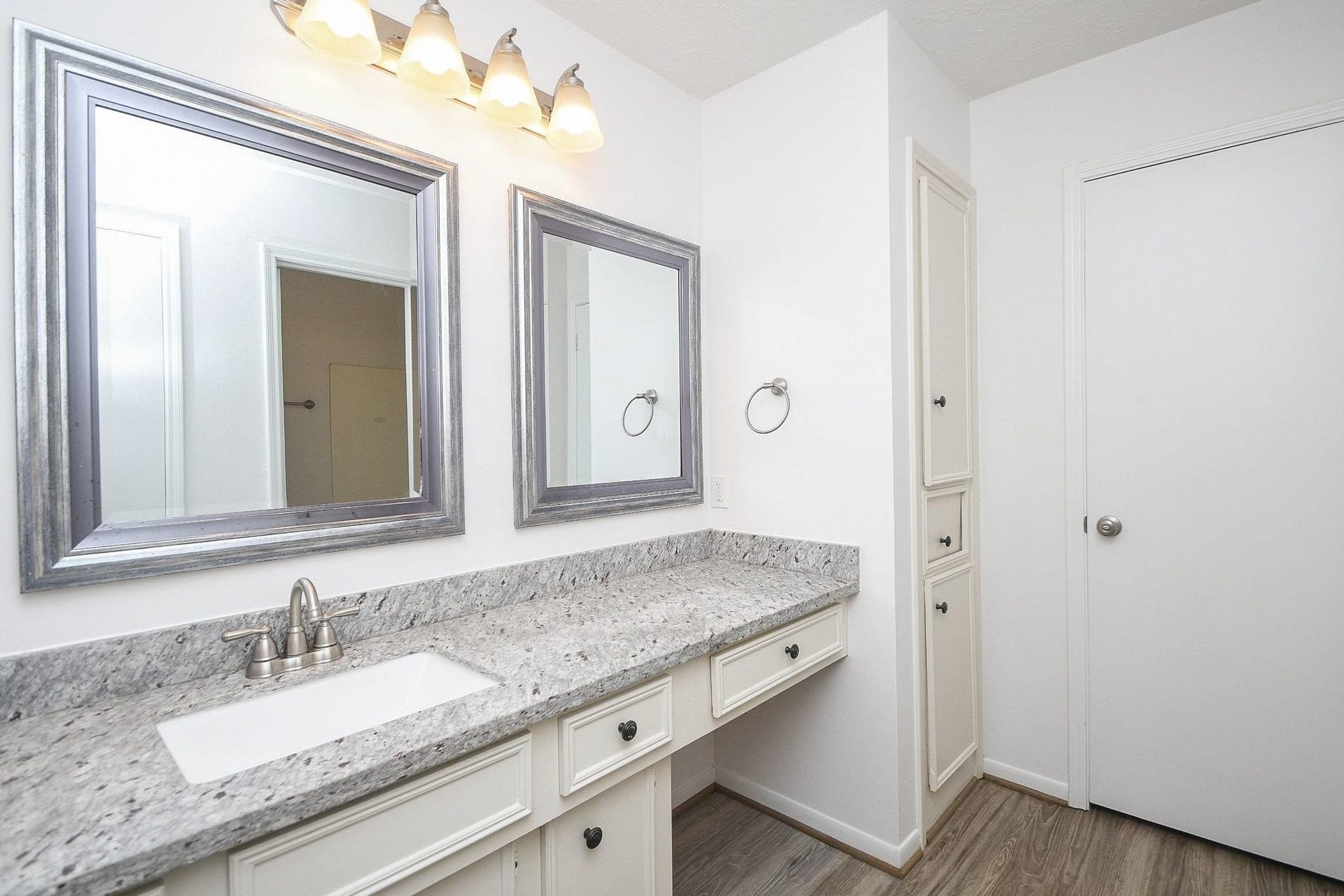 1011 Comstock Springs Drive, Katy, TX 77450 Second bathroom with vanity seating.