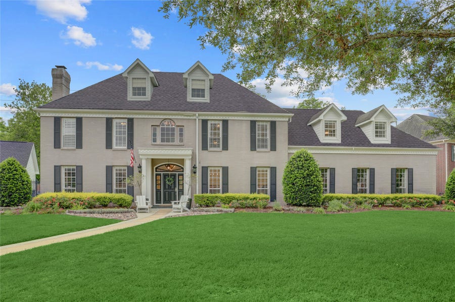Property photo for 18 Dartmoor Court, Sugar Land, TX