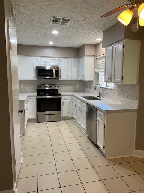 1314 Oak Hollow Drive, Friendswood, TX 77546 Kitchen