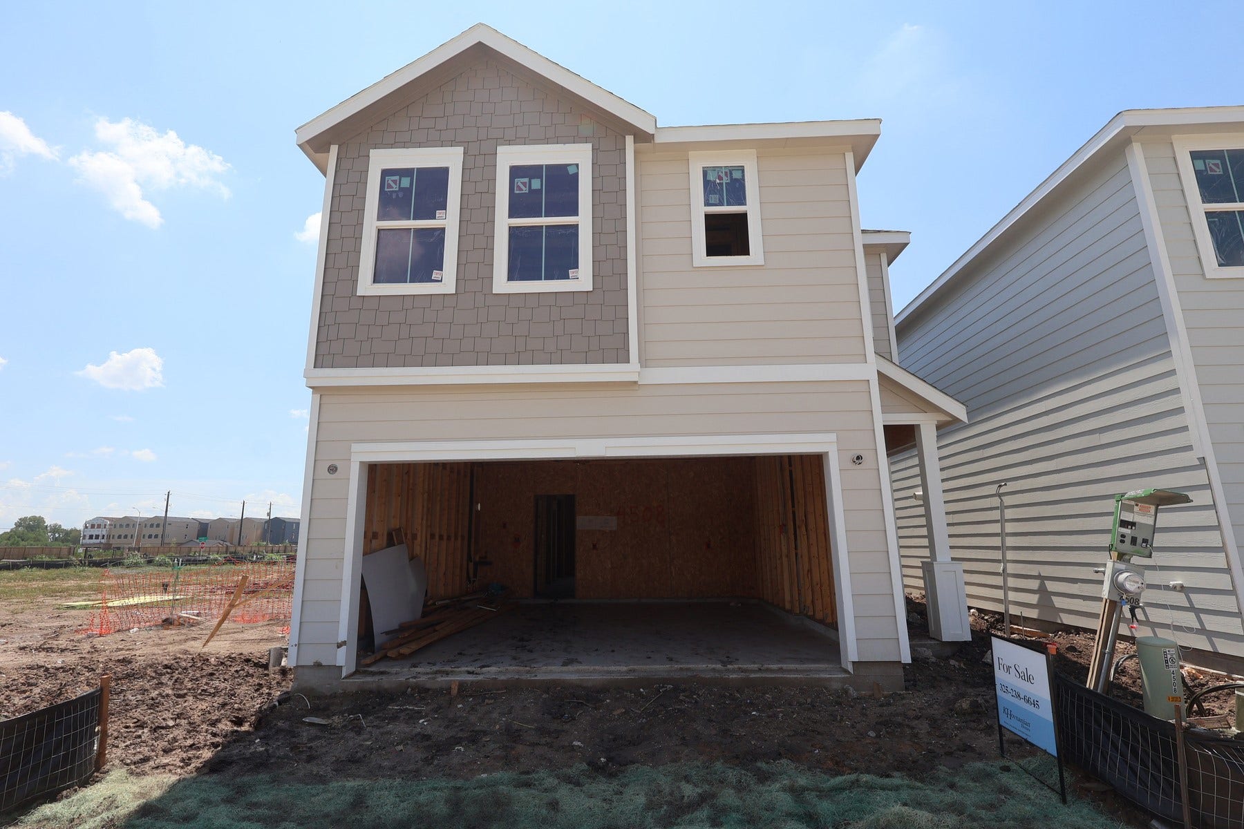 4508 Leon Meadow Lane, Houston, TX 77048 Two-story home with 3 bedrooms, 2.5 baths and 2 car garage