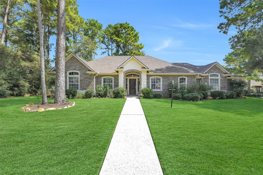 Property photo for 8 Fairfield Drive, Montgomery, TX