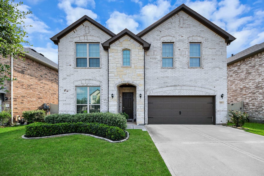 Property photo for 606 Round Lake Drive, Rosenberg, TX