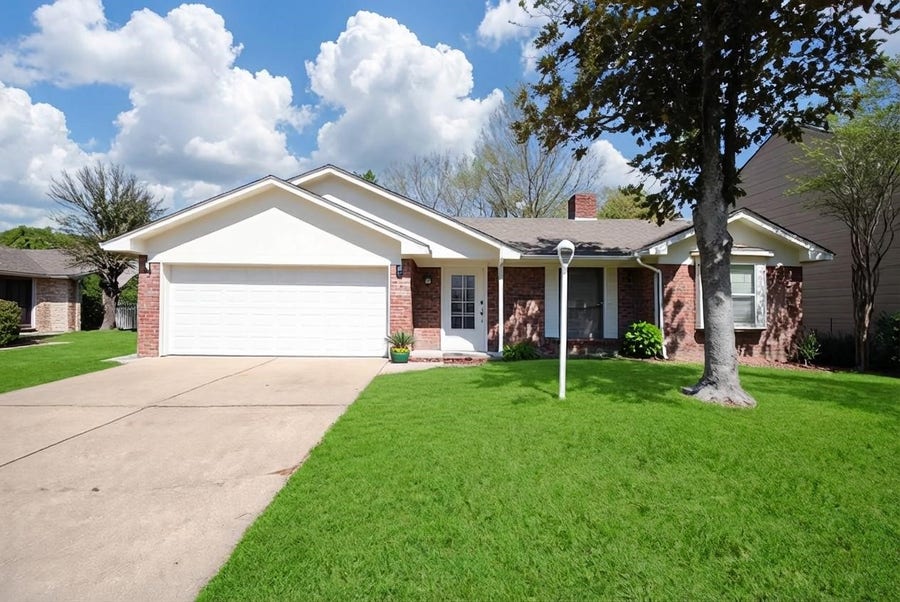 Property photo for 1906 Quail Grove Lane, Missouri City, TX