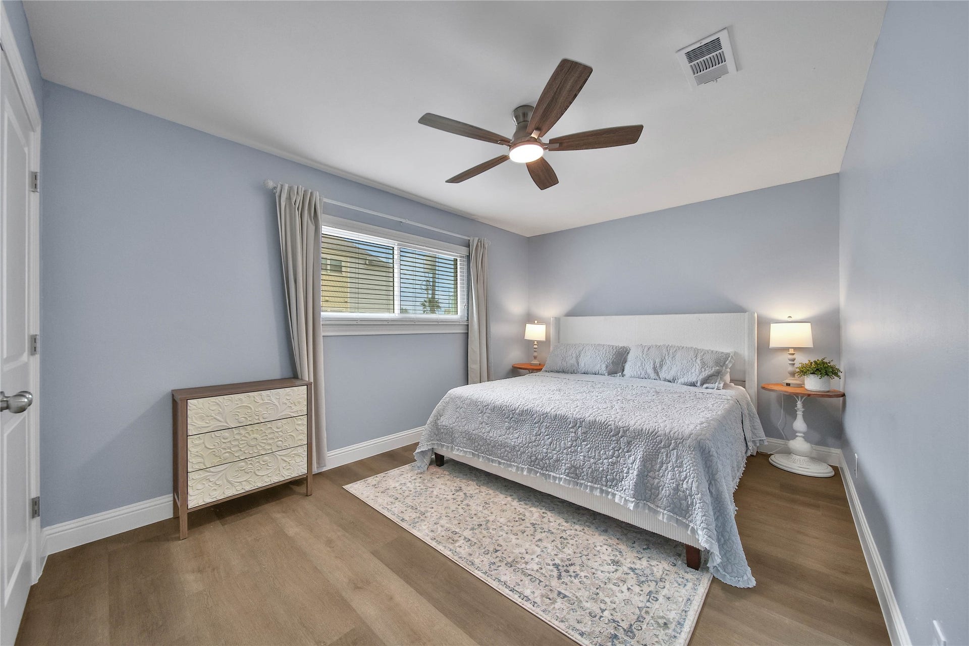 3700 83rd Street, #4, Galveston, TX 77554 2nd bedroom with king size bed.