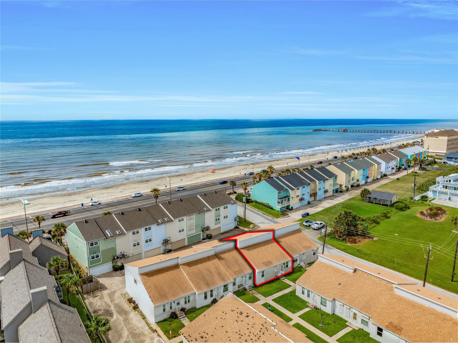 3700 83rd Street, #4, Galveston, TX 77554 1 minute walk to the seawall!