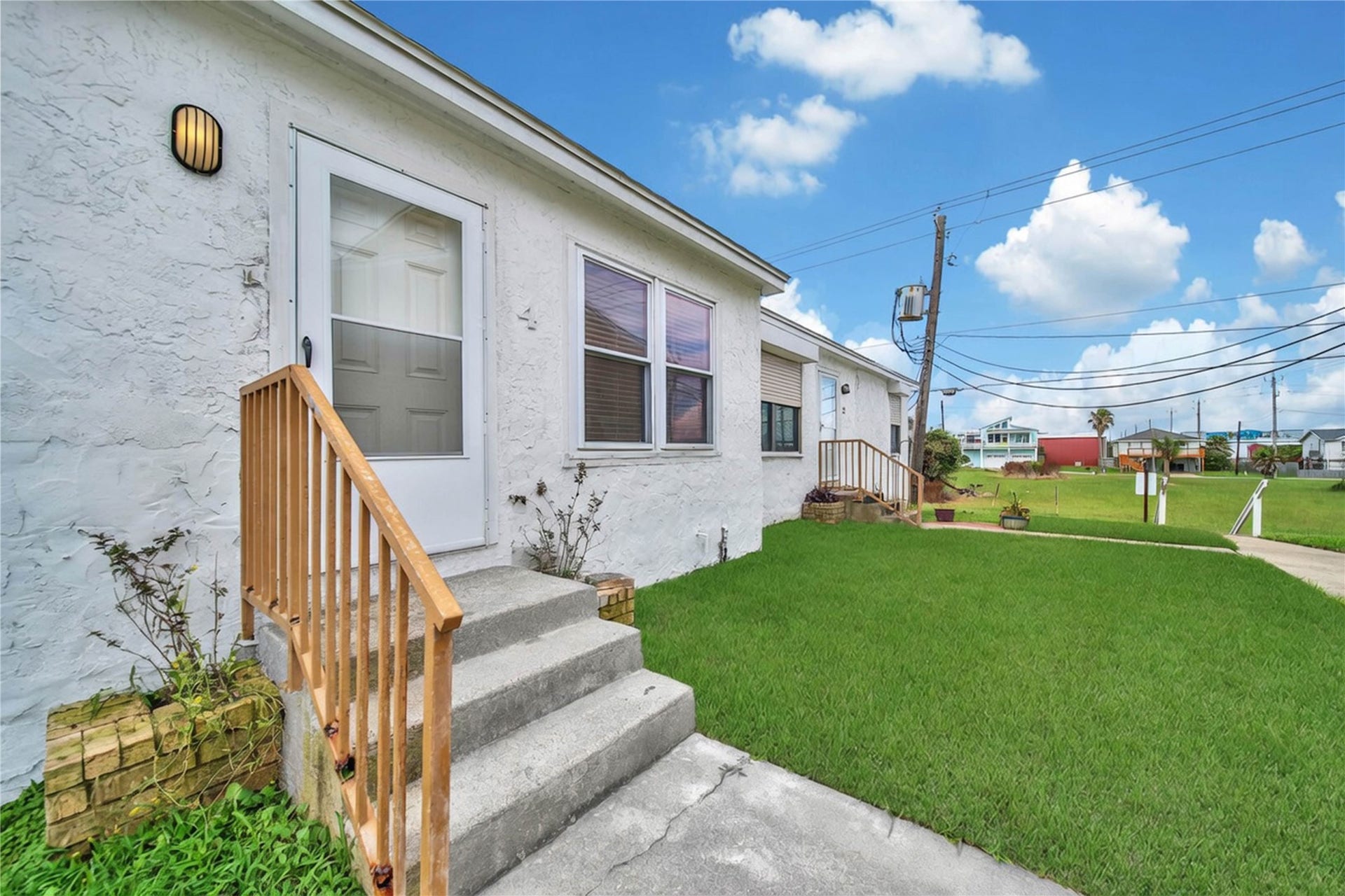 3700 83rd Street, #4, Galveston, TX 77554 Front of unit.