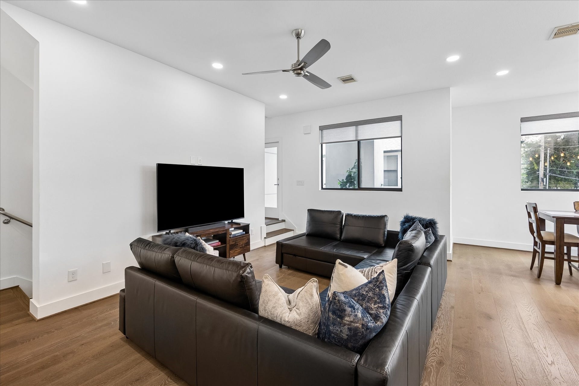 607 W Polk Street, #C, Houston, TX 77019 607 W Polk Street, #C, Houston, TX 77019