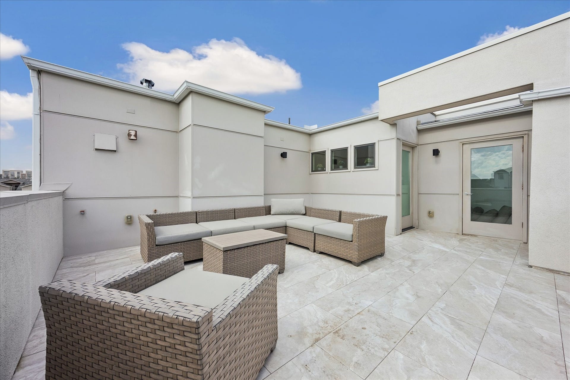 607 W Polk Street, #C, Houston, TX 77019 607 W Polk Street, #C, Houston, TX 77019