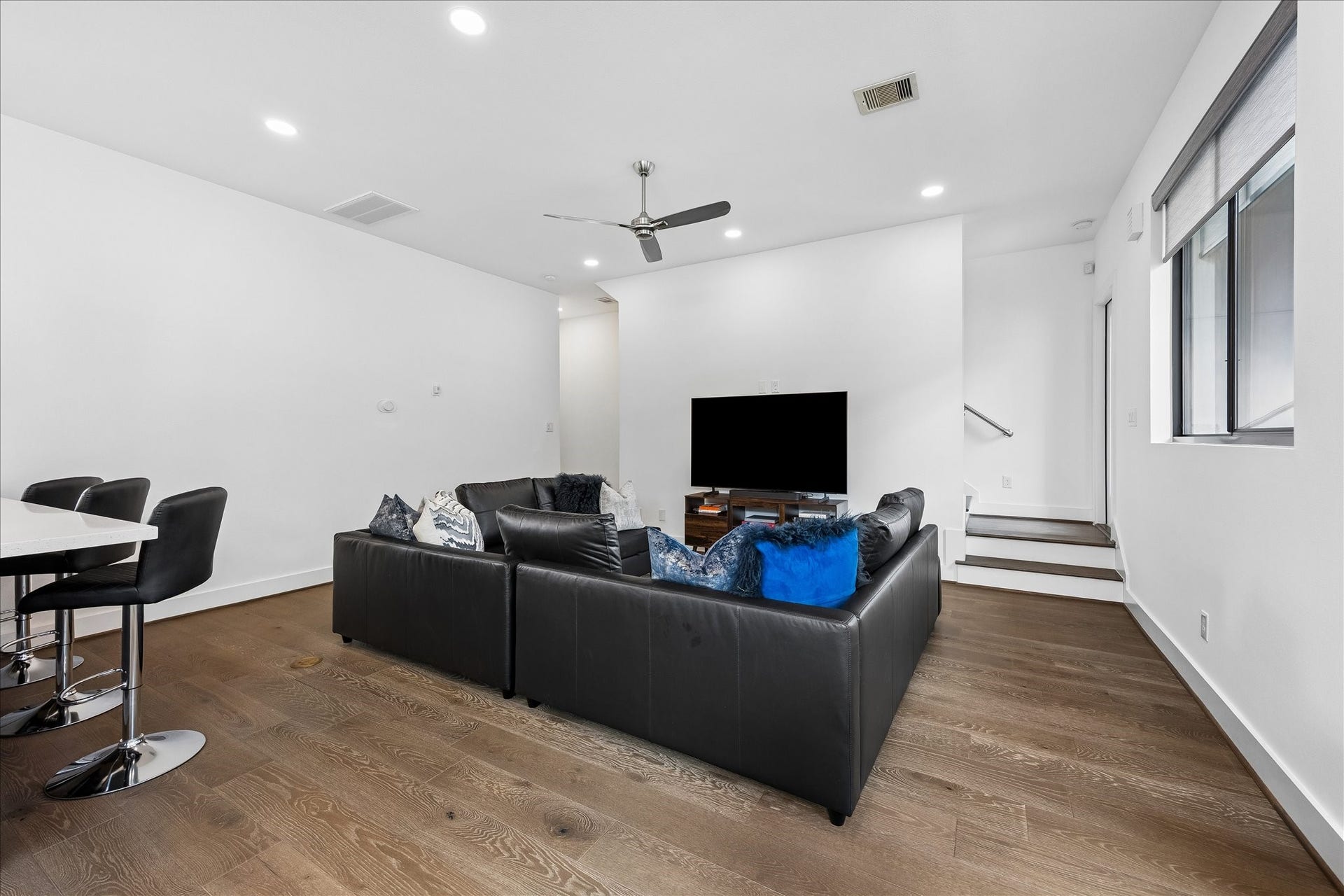 607 W Polk Street, #C, Houston, TX 77019 607 W Polk Street, #C, Houston, TX 77019