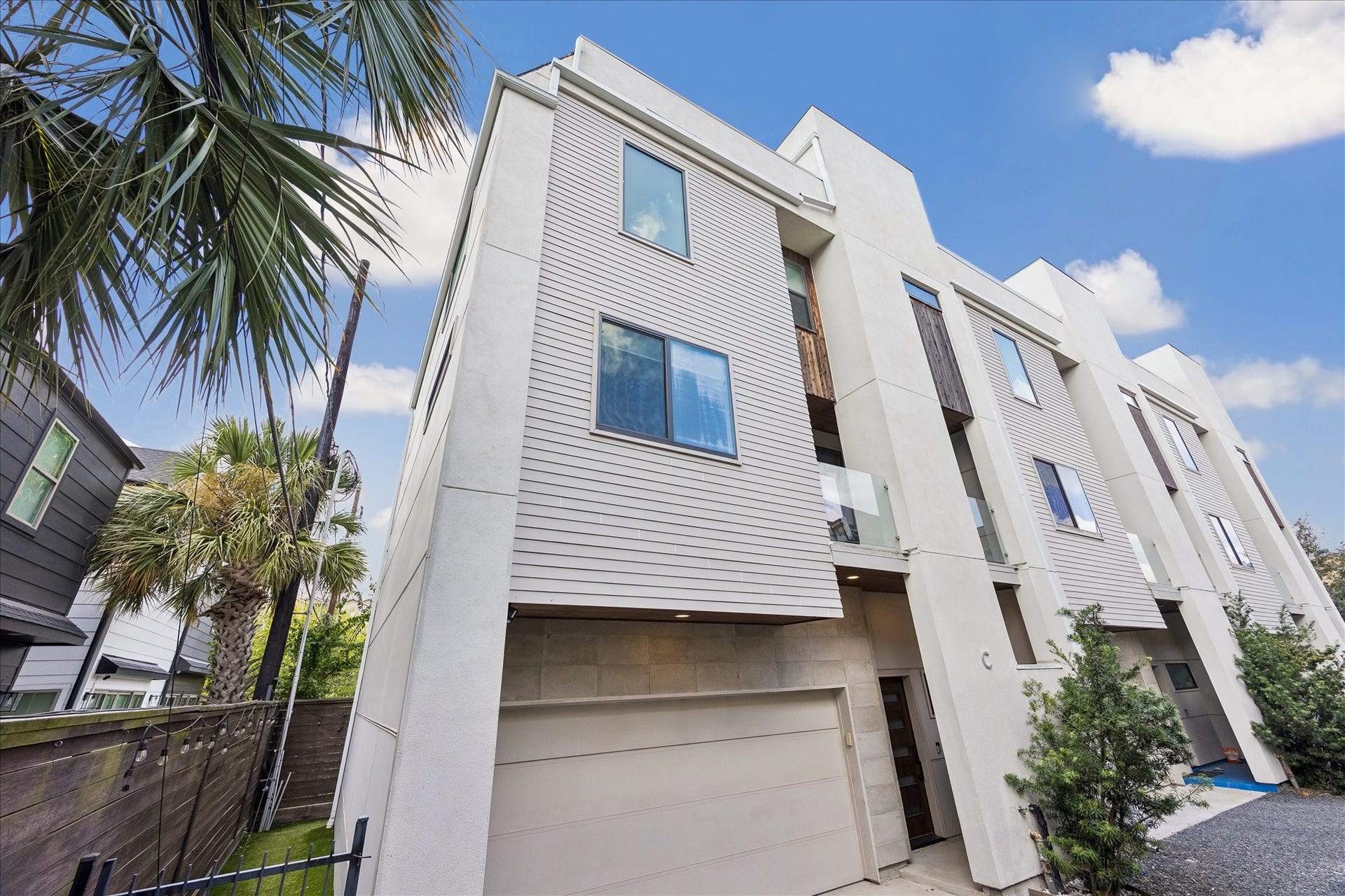 607 W Polk Street, #C, Houston, TX 77019 607 W Polk Street, #C, Houston, TX 77019