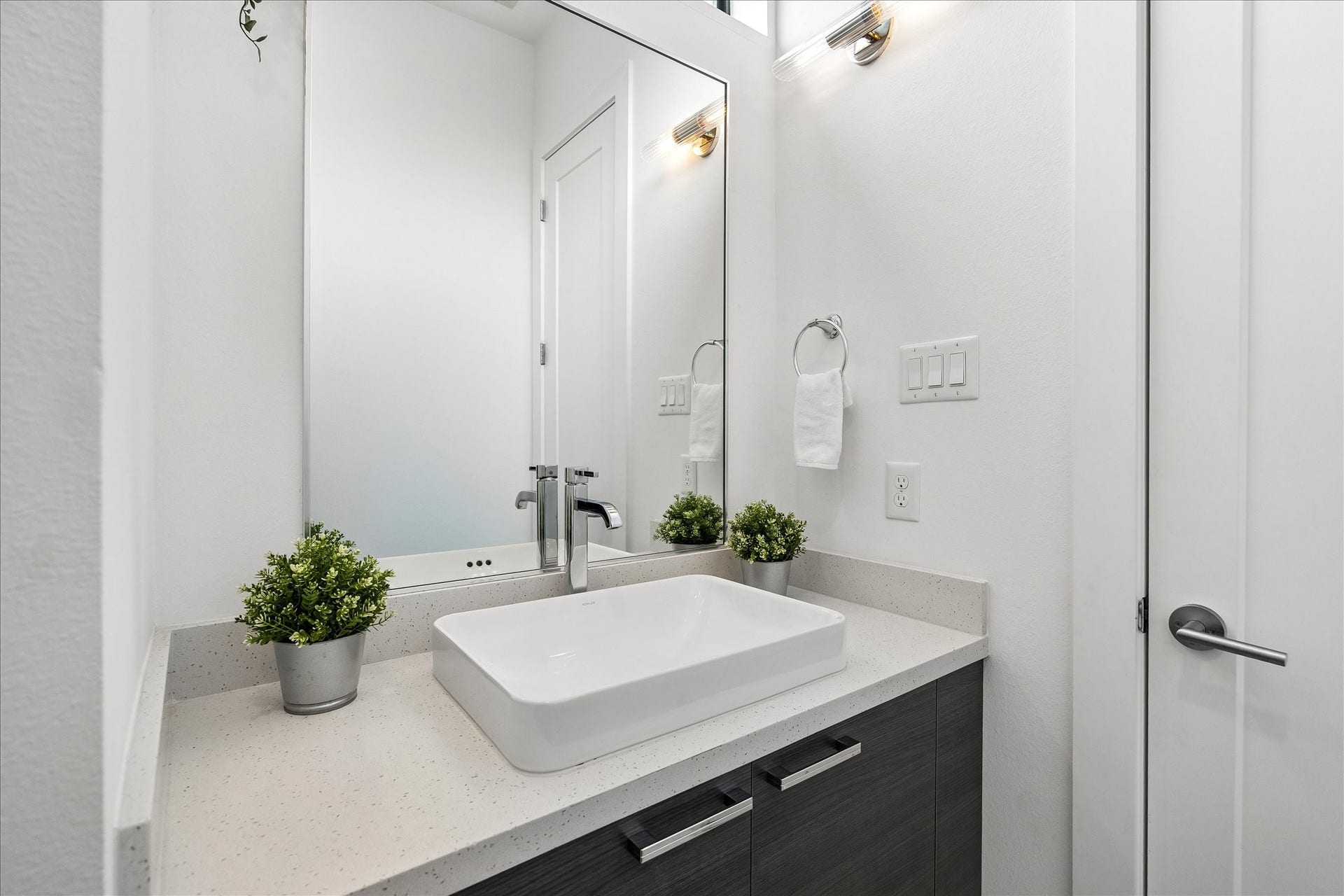 607 W Polk Street, #C, Houston, TX 77019 607 W Polk Street, #C, Houston, TX 77019