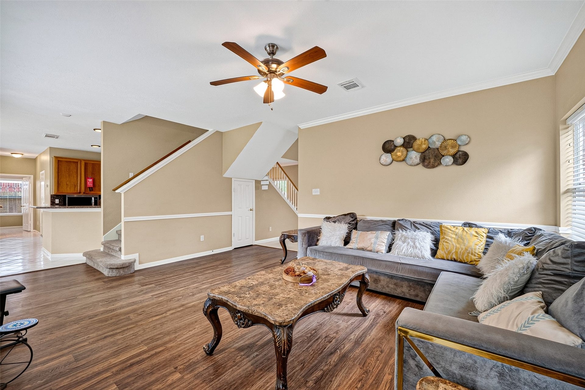 1512 Pine Grove Lane, Pearland, TX 77581 Family Room