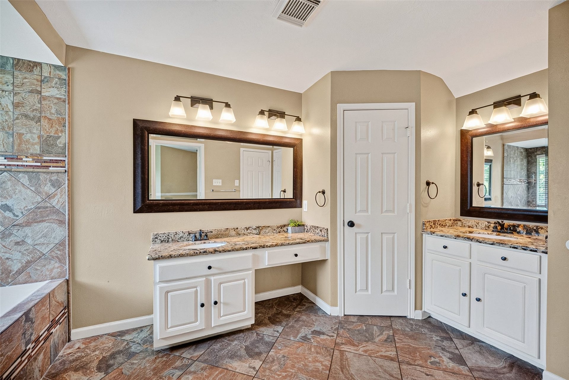 1512 Pine Grove Lane, Pearland, TX 77581 Primary Bathroom