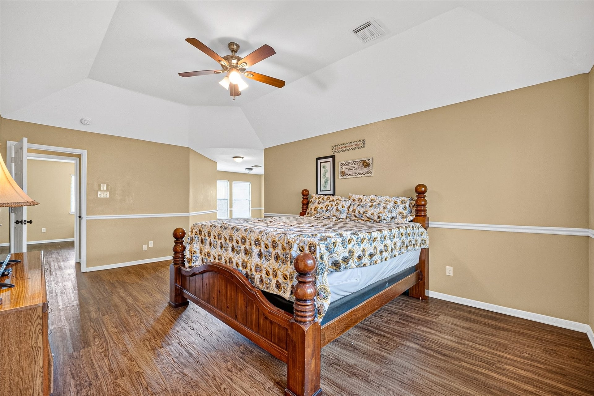 1512 Pine Grove Lane, Pearland, TX 77581 Primary Bedroom