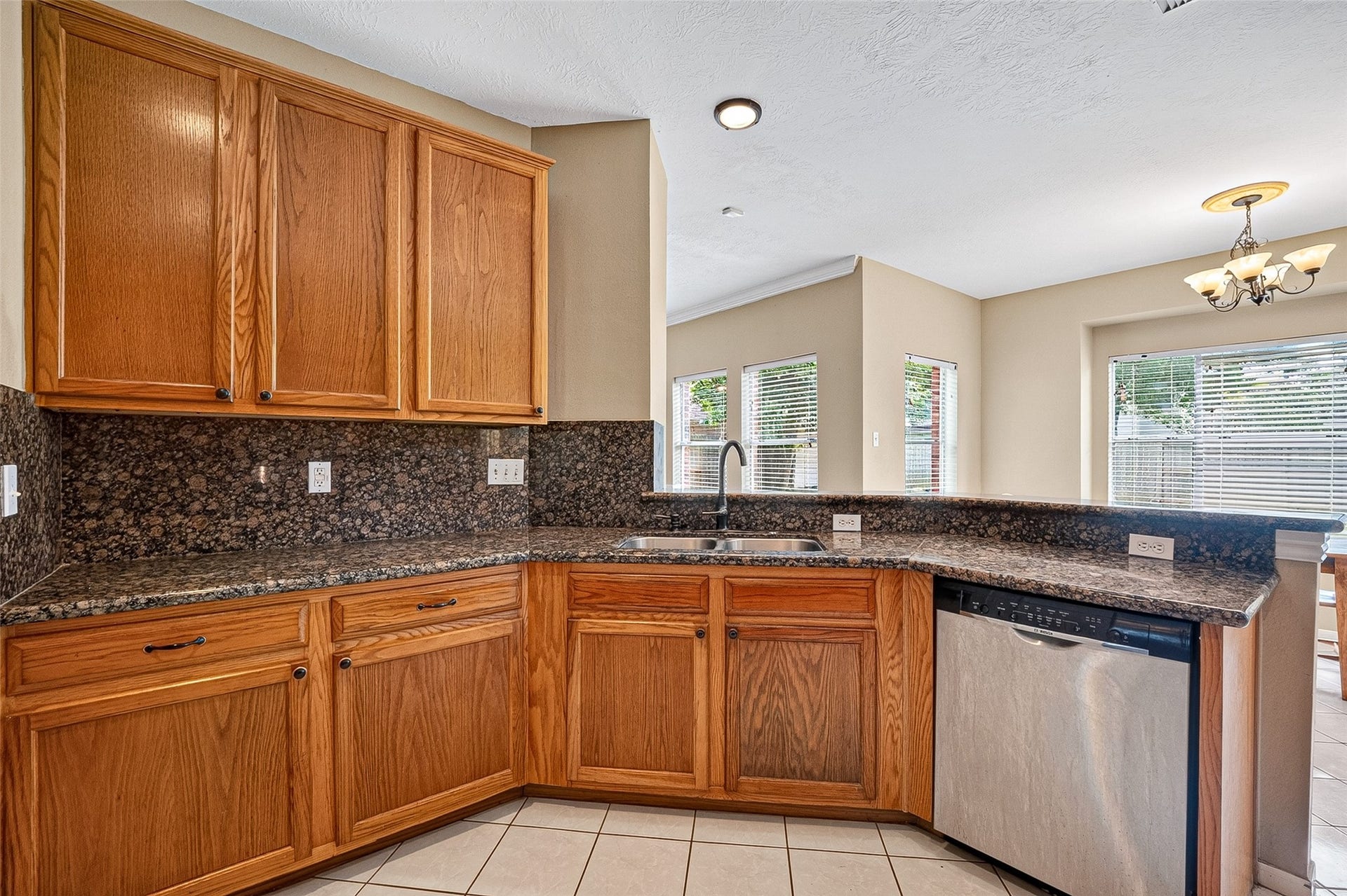1512 Pine Grove Lane, Pearland, TX 77581 1512 Pine Grove Lane, Pearland, TX 77581