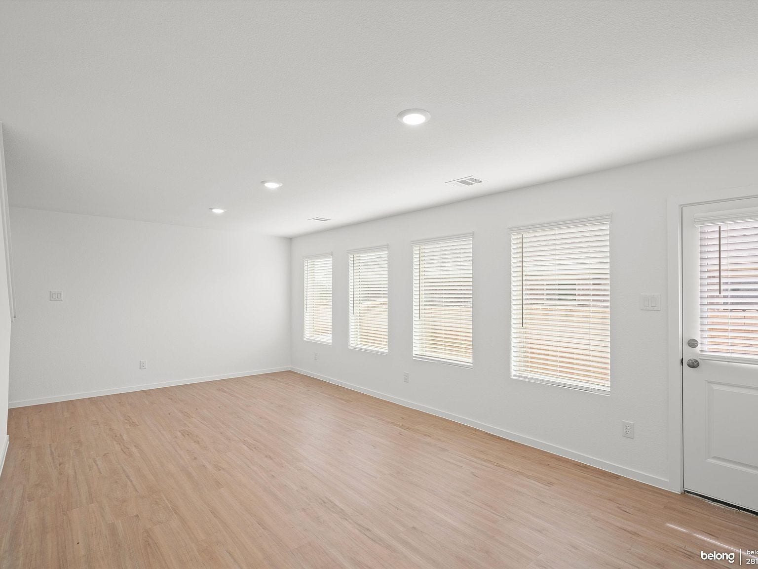 3167 Savannah Rose Drive, Angleton, TX 77515 3167 Savannah Rose Drive, Angleton, TX 77515
