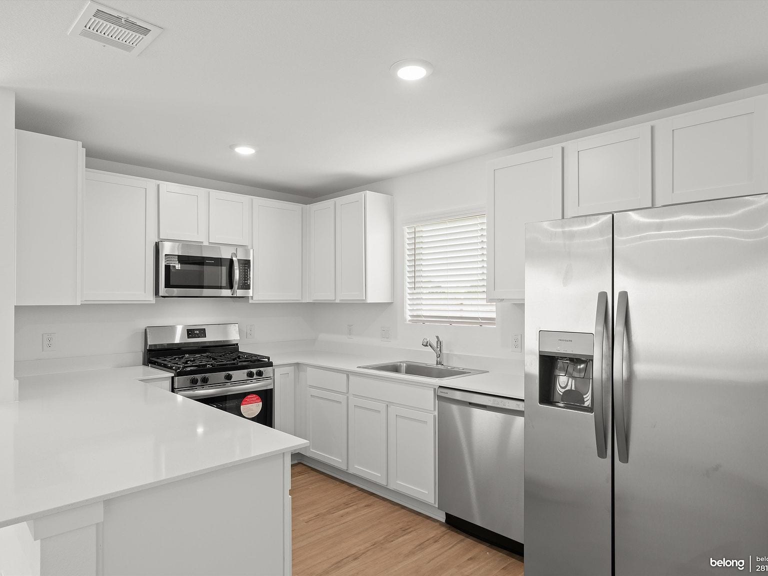 3167 Savannah Rose Drive, Angleton, TX 77515 3167 Savannah Rose Drive, Angleton, TX 77515