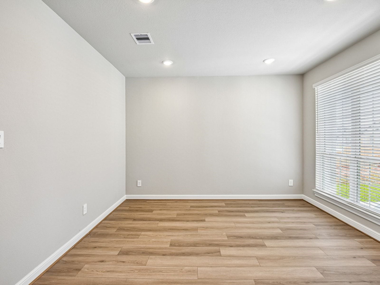 5225 Great Oaks Drive, Pearland, TX 77584 5225 Great Oaks Drive, Pearland, TX 77584