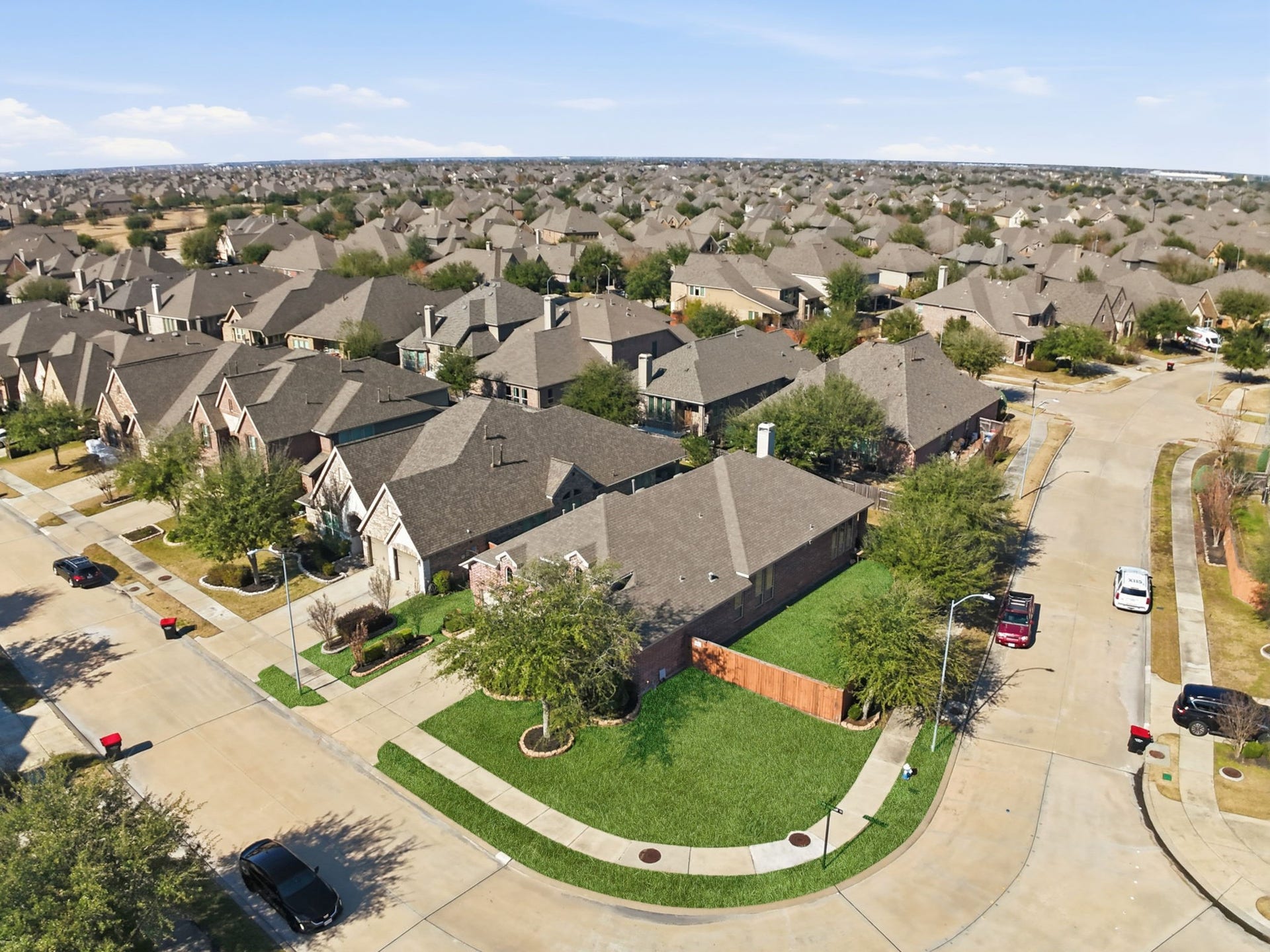 Corner cul-de-sac premium lot in the beautiful community of Aliana