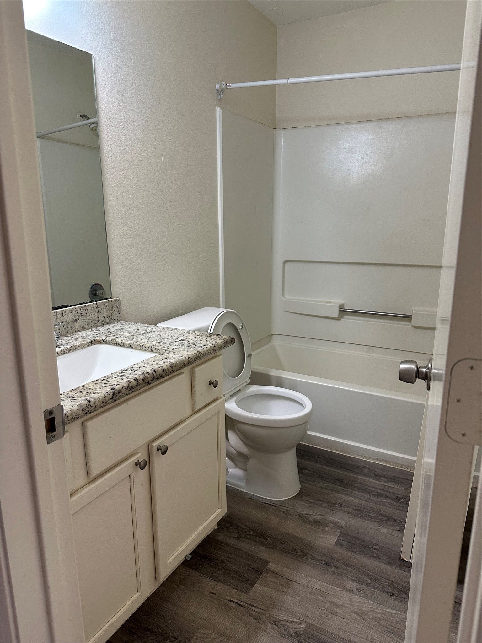 8030 Golf Green Circle, Houston, TX 77036 guest bathroom
