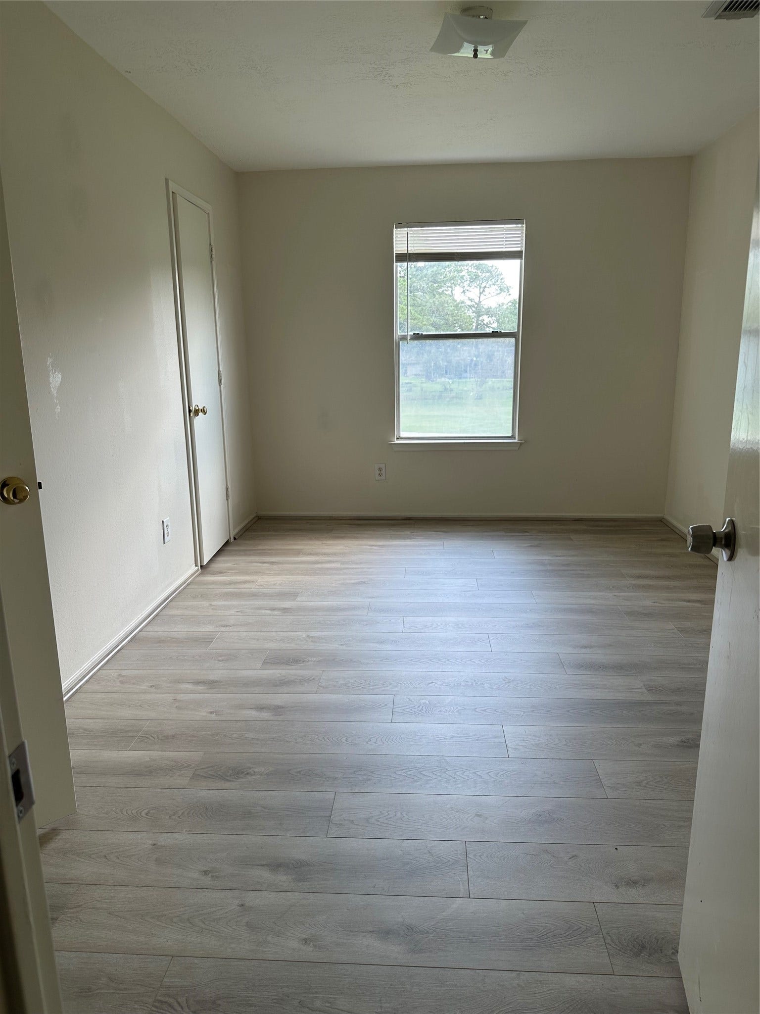 8030 Golf Green Circle, Houston, TX 77036 bedroom