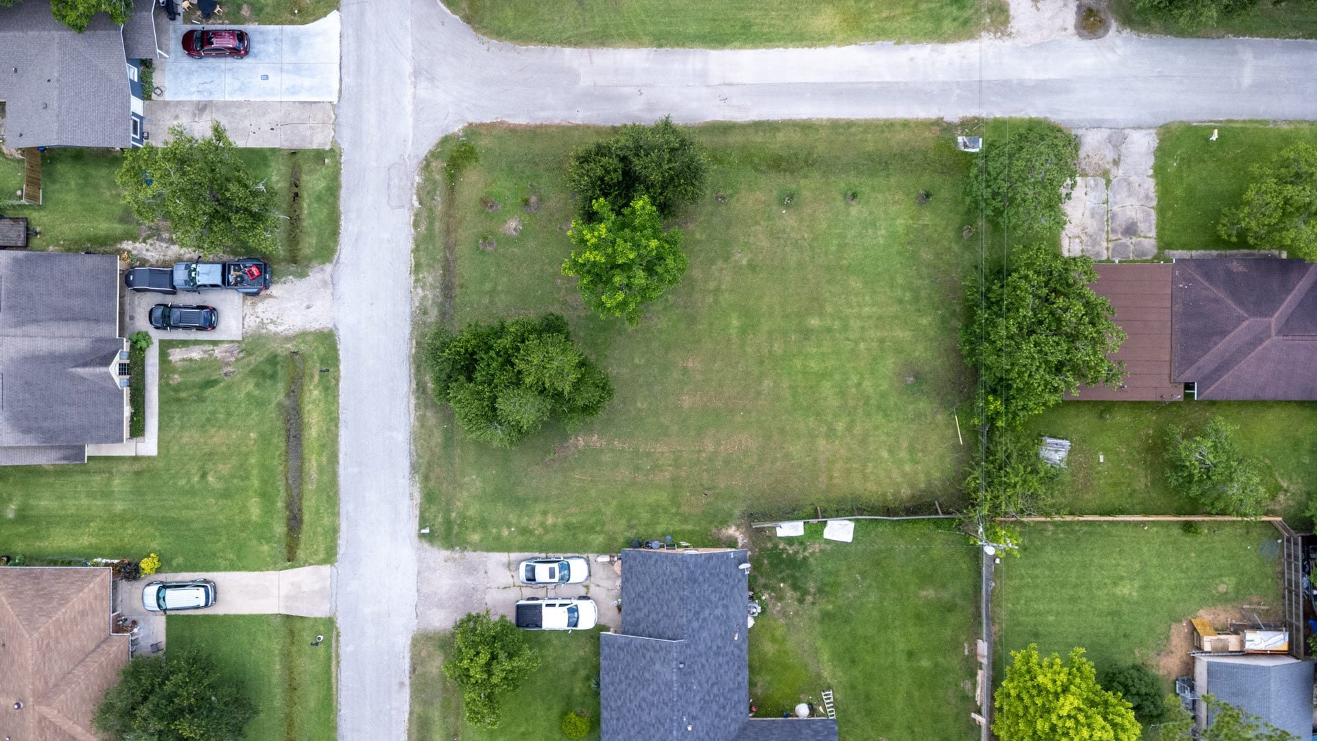 Lot 28 Smith Drive, Hitchcock, TX 77563 Lot 28 Smith Drive, Hitchcock, TX 77563