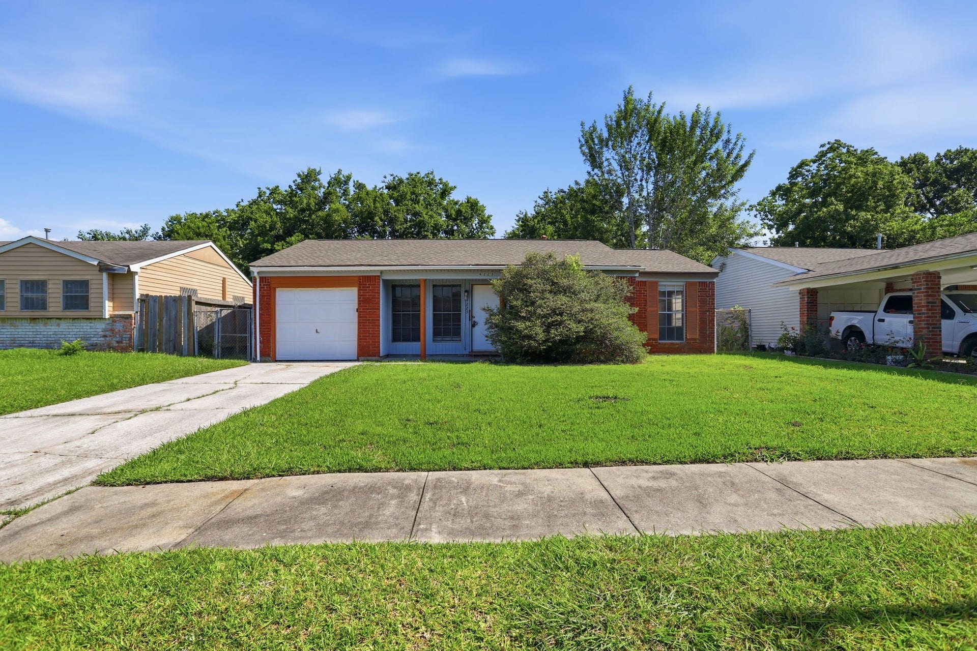 4223 S Acres Drive, Houston, TX 77047 4223 S Acres Drive, Houston, TX 77047