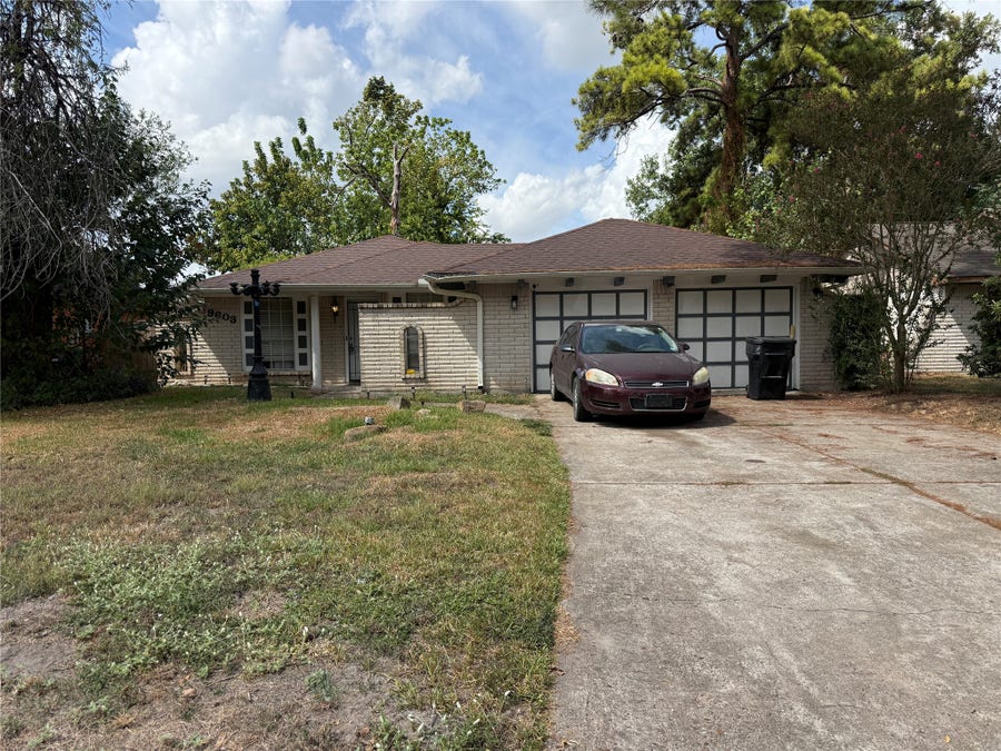 Property photo for 9603 Eblen Drive, Houston, TX