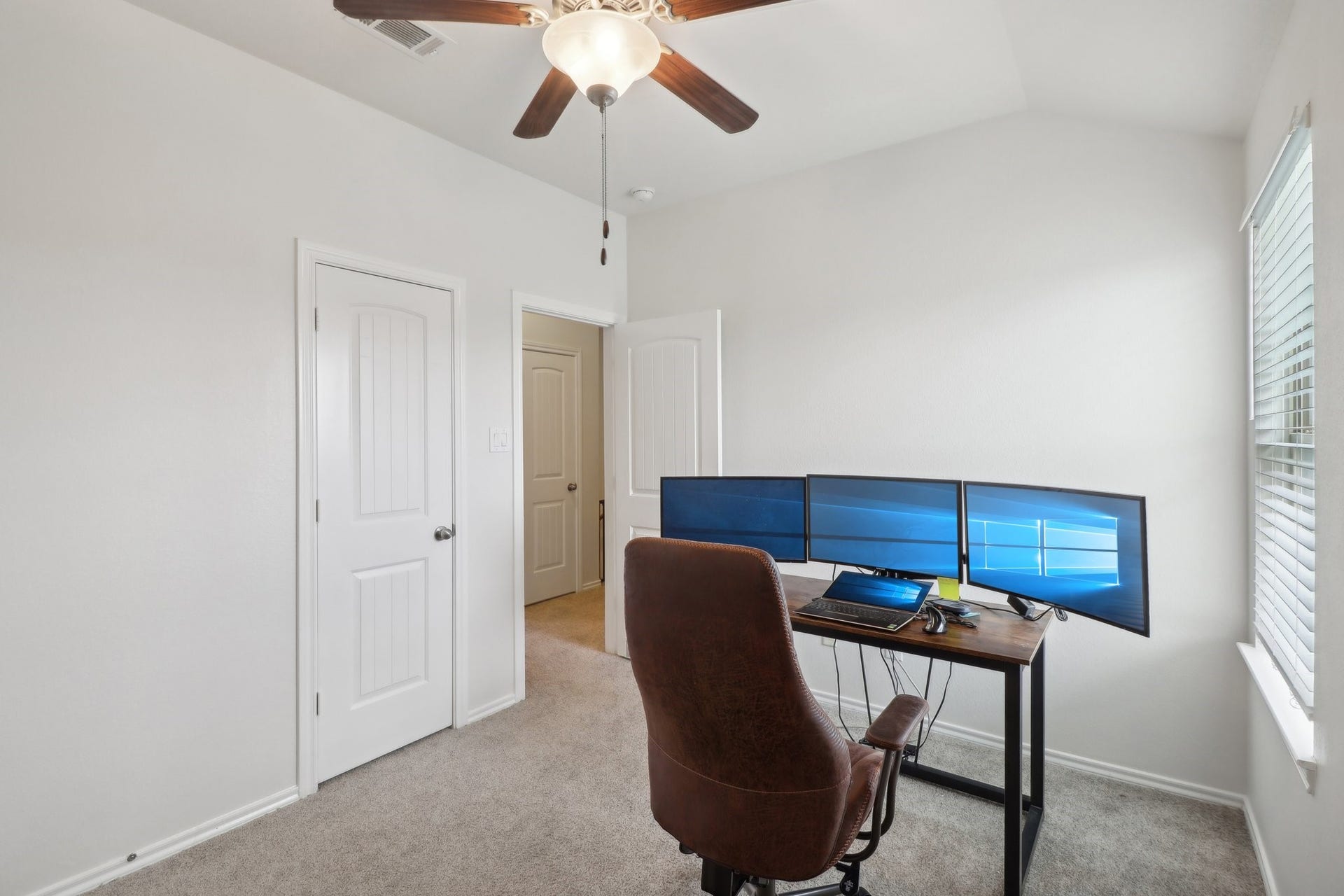 1827 Acorn Glen Trail, Fresno, TX 77545 1827 Acorn Glen Trail, Fresno, TX 77545