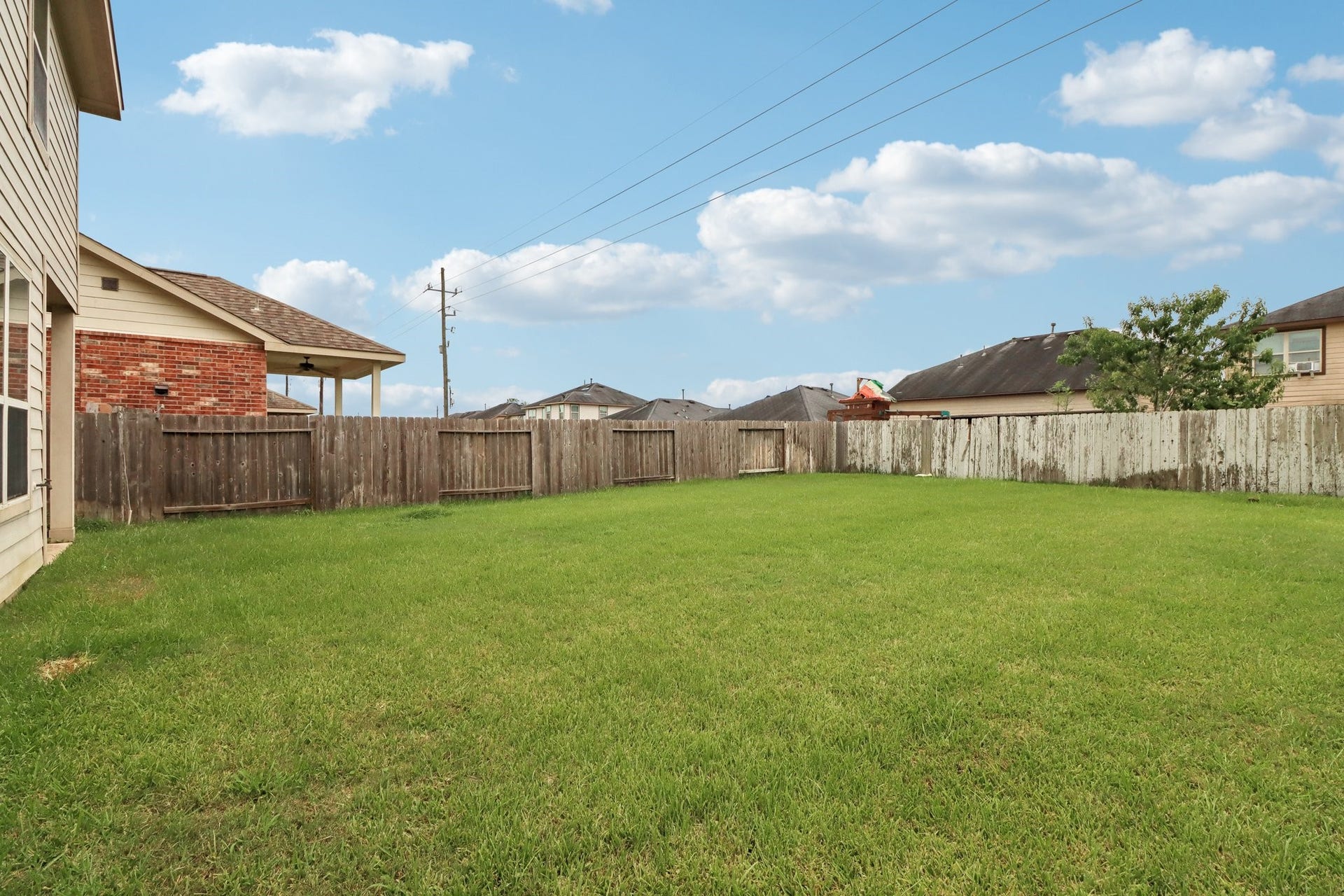 1827 Acorn Glen Trail, Fresno, TX 77545 1827 Acorn Glen Trail, Fresno, TX 77545
