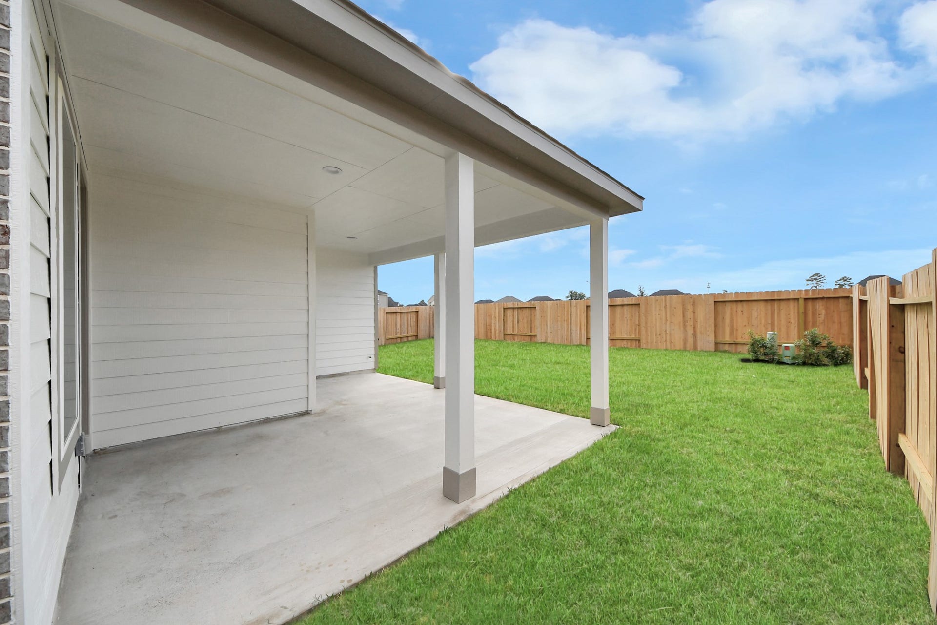 24515 Broad Park Ct, Spring, TX 77373 Come and see this spacious backyard with its beautiful covered patio. There is plenty of room for the kids to play and adults to relax. Perfect for your outdoor living space, patio furniture, bbq pit, and so much more. The possibilities are endless!