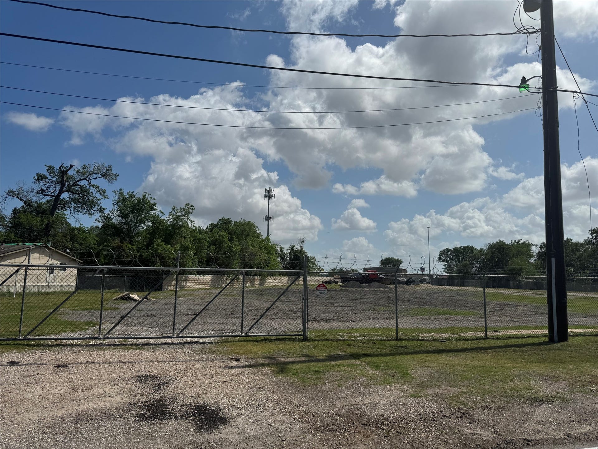 16942 Avenue B, Channelview, TX 77530 16942 Avenue B, Channelview, TX 77530