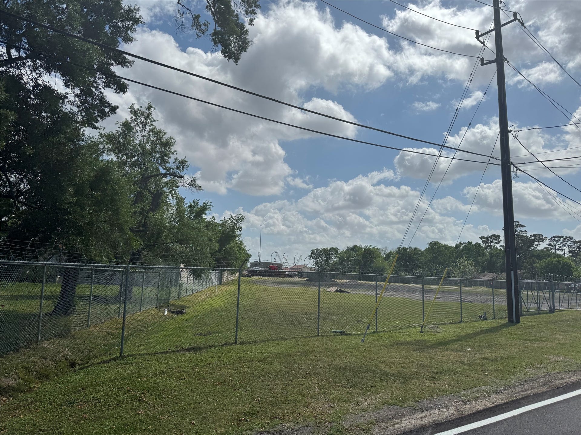 16942 Avenue B, Channelview, TX 77530 16942 Avenue B, Channelview, TX 77530