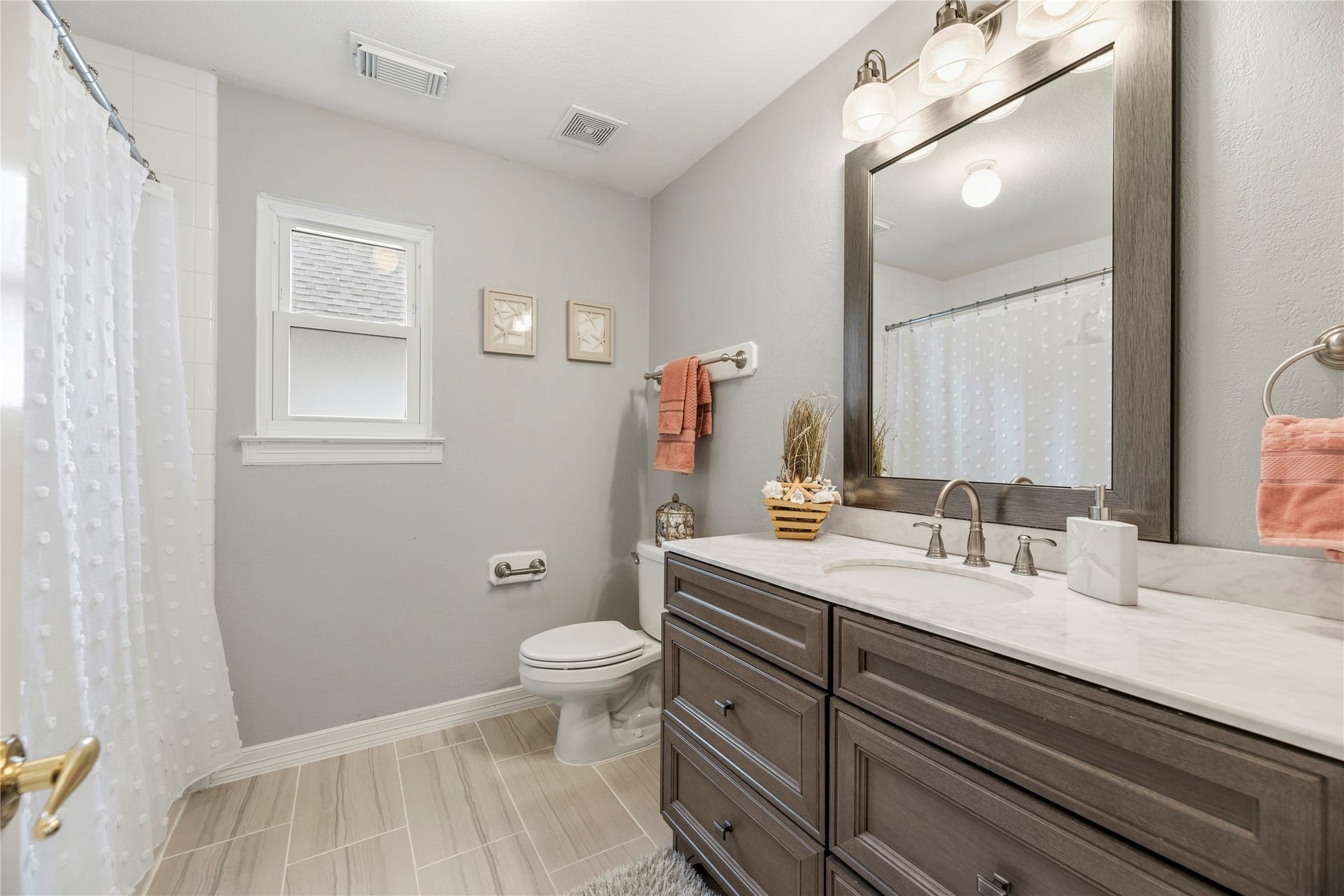 Second full upstairs bathroom.