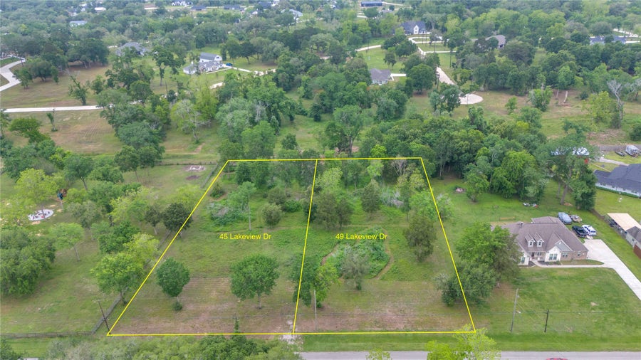 Property photo for 49 Lakeview Drive, Alvin, TX