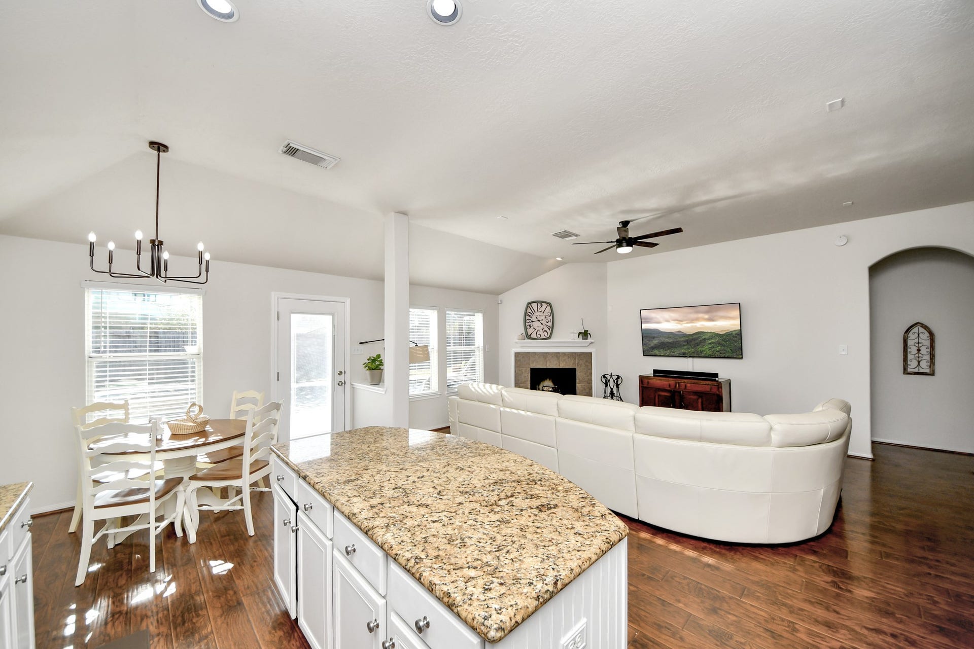 13008 Balsam Lake Court, Pearland, TX 77584 13008 Balsam Lake Court, Pearland, TX 77584