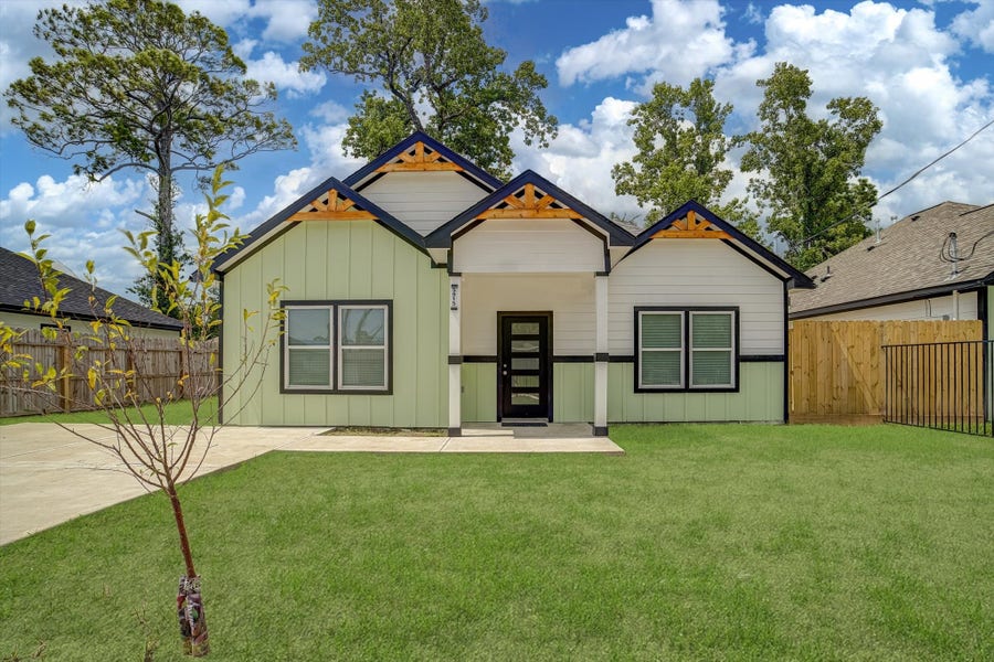 Property photo for 5915 Rietta Street, Houston, TX