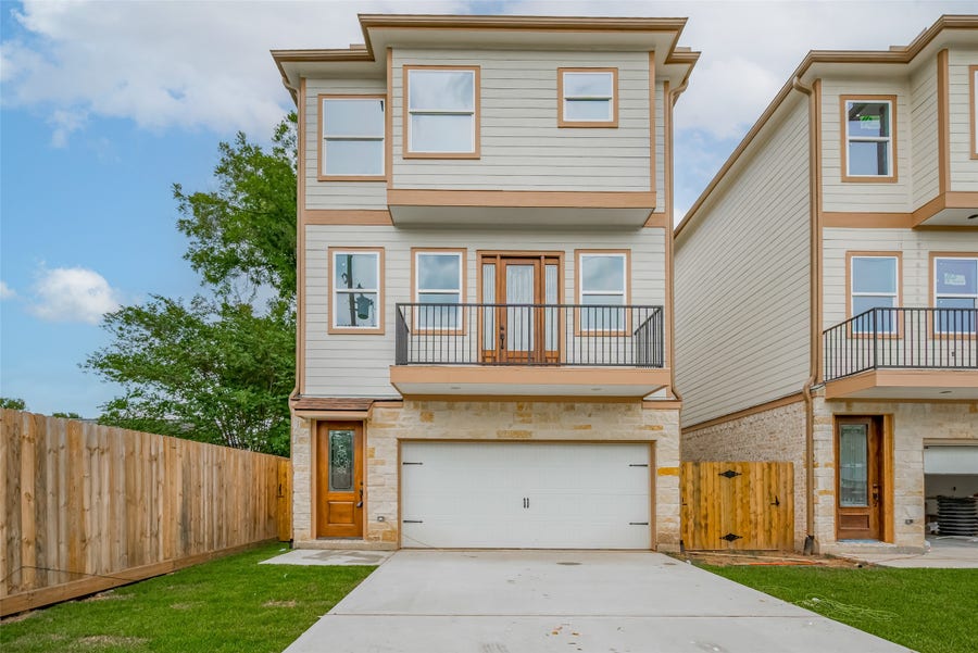 Property photo for 2206 Hoskins Drive, Houston, TX