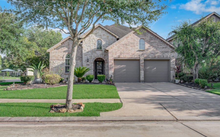 Property photo for 13402 Quail Landing Lane, Rosharon, TX