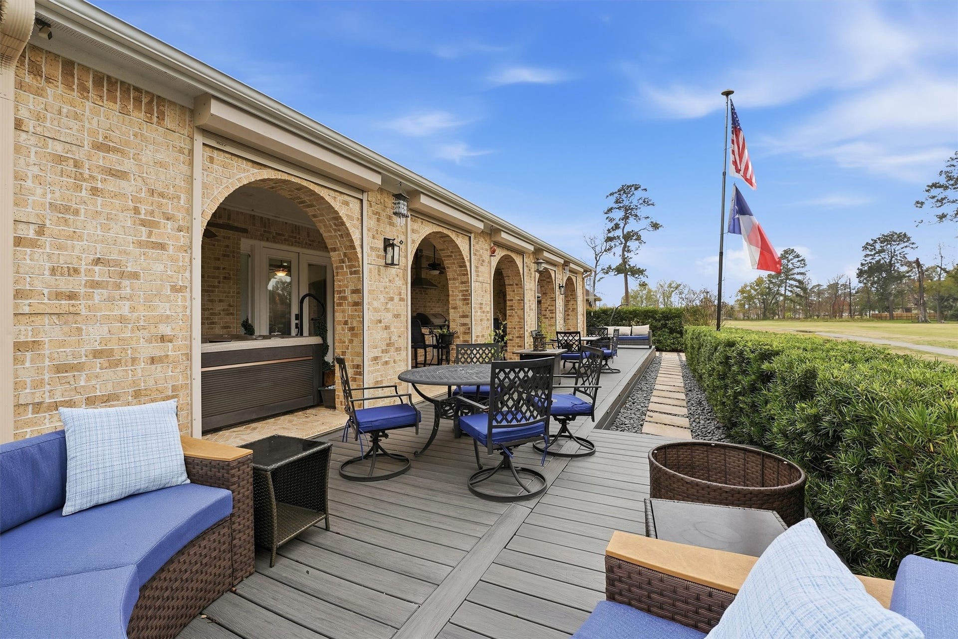 19623 Fairway Island Drive, Atascocita, TX 77346 Backyard patio facing the golf course of Atascocita Golf Club