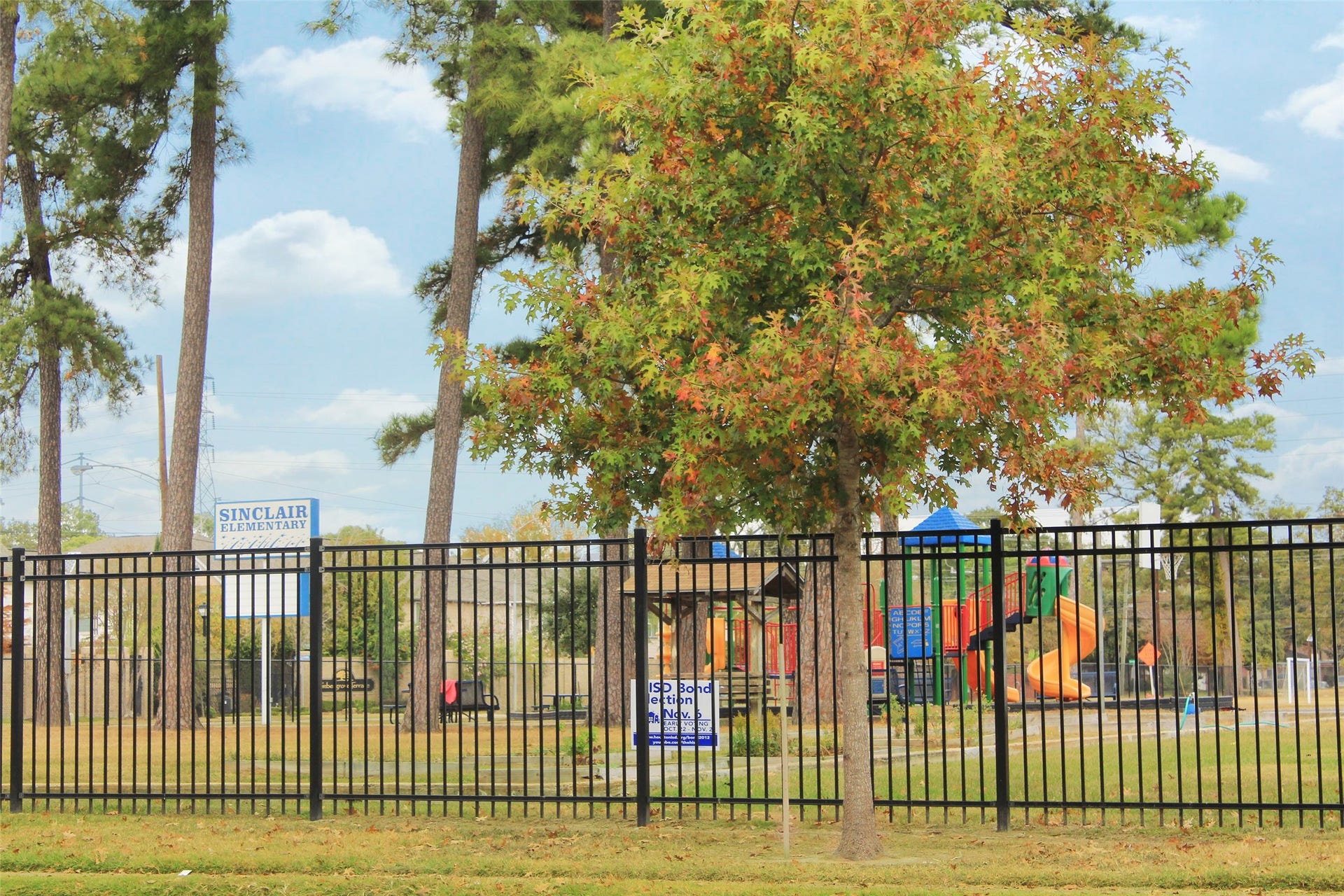 1710 Willowby Drive, Houston, TX 77008 Sinclair Elementary. Walking distance to the home.