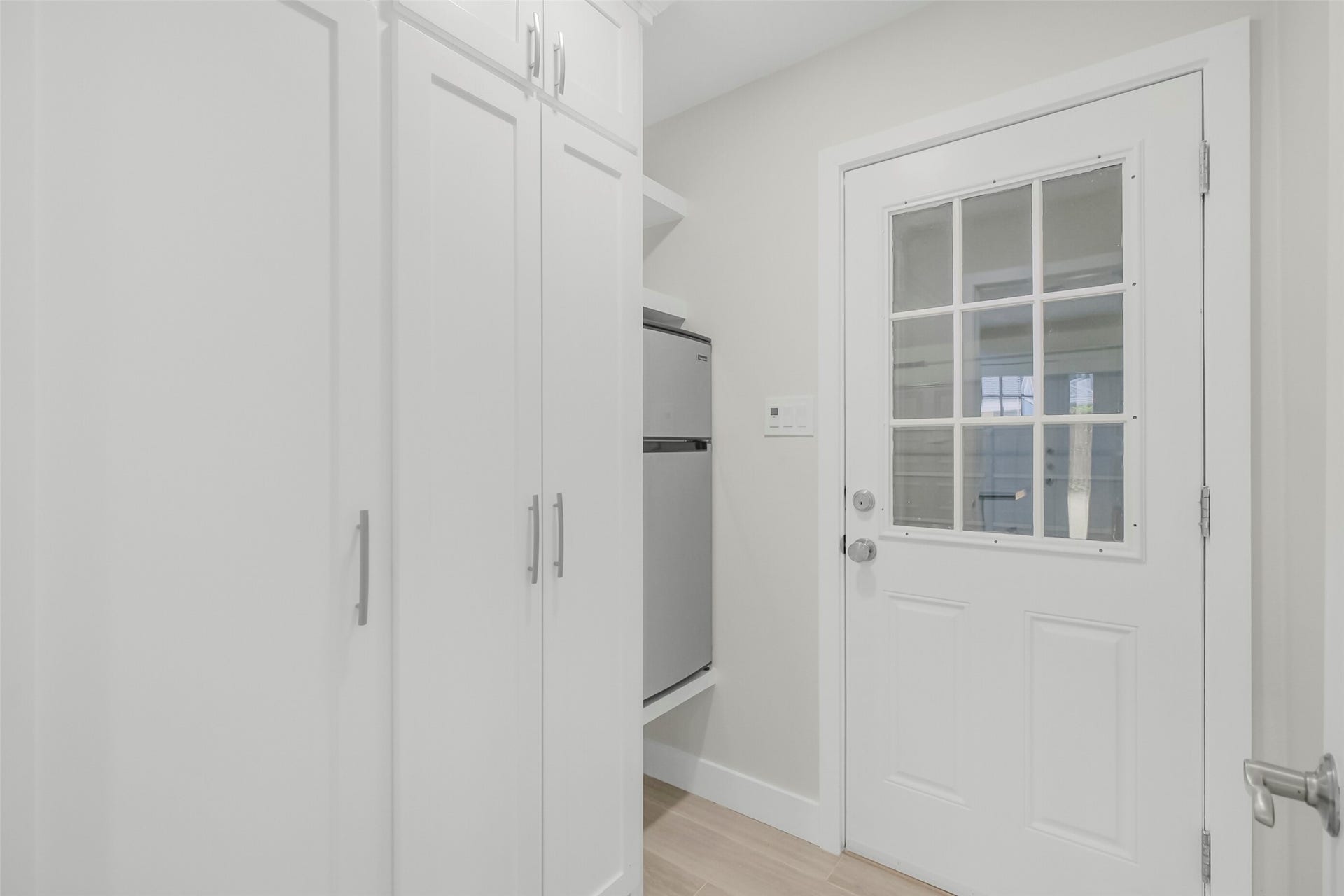 1710 Willowby Drive, Houston, TX 77008 Mudroom entry from the garage. Great for additional storage, kids sporting goods and secondary refrigerator space.