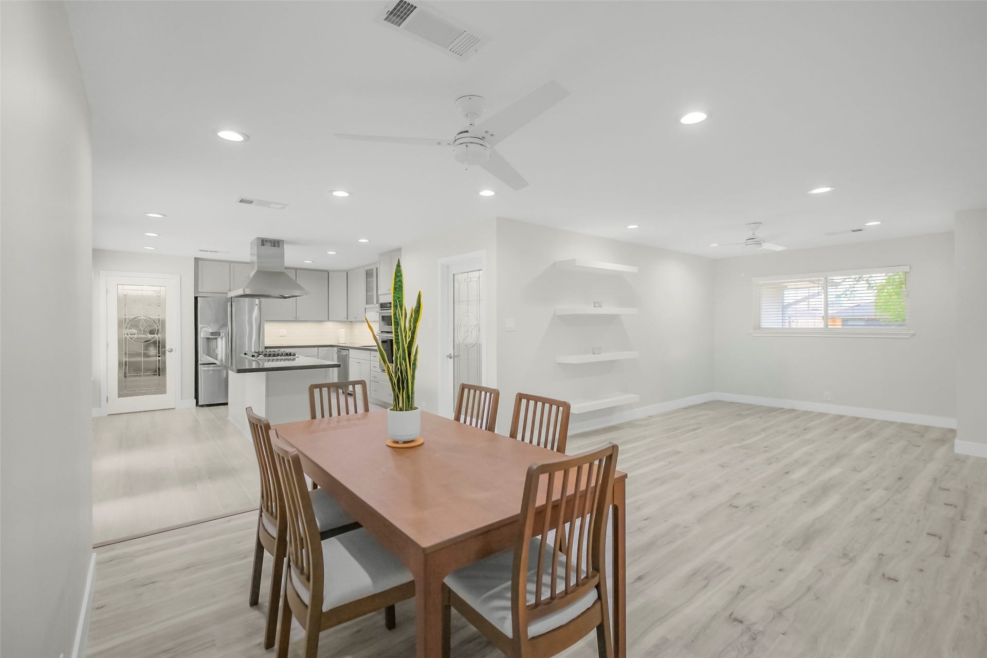 1710 Willowby Drive, Houston, TX 77008 Dining room-kitchen combo makes an easy flow to and from.