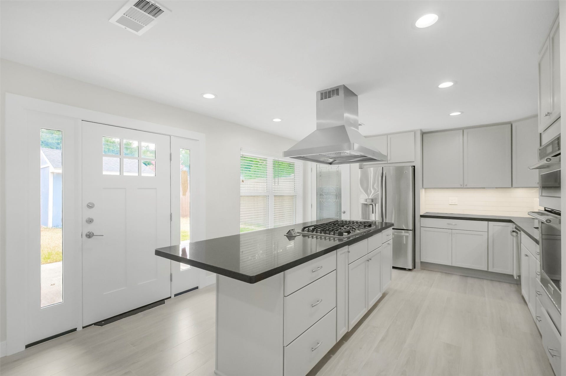 1710 Willowby Drive, Houston, TX 77008 1710 Willowby Drive, Houston, TX 77008