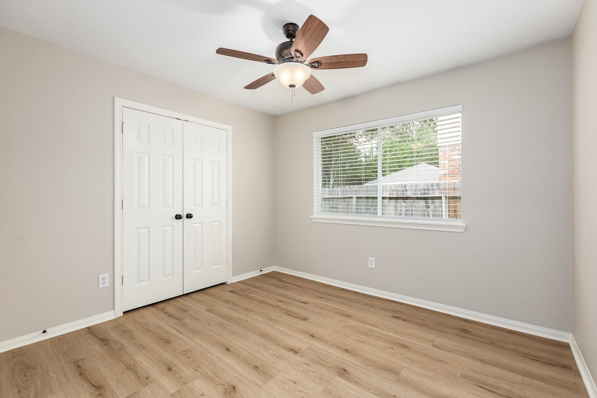 14618 Kings Head Drive, Houston, TX 77044 Side Bedroom