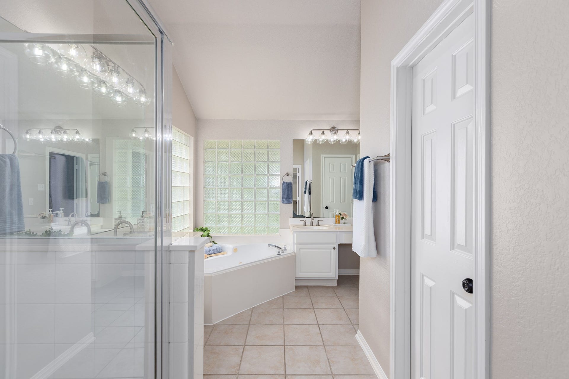 14618 Kings Head Drive, Houston, TX 77044 14618 Kings Head Drive, Houston, TX 77044